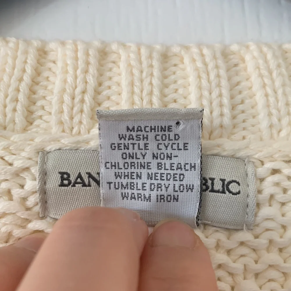 NWOT BANANA REPUBLIC Winter White Crochet Deep V-Neck Cardigan Sweater Size S - Picture 4 of 13